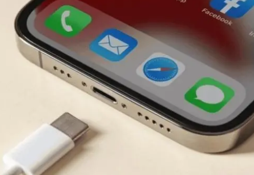 南阳苹果15维修分享iPhone15改USB-C接口后能和安卓用户互借充电器吗